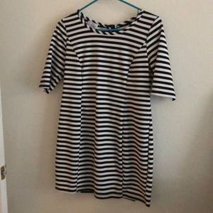 A Pea in the Pod dress or long shirt.